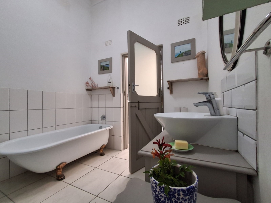 6 Bedroom Property for Sale in Stilbaai Wes Western Cape